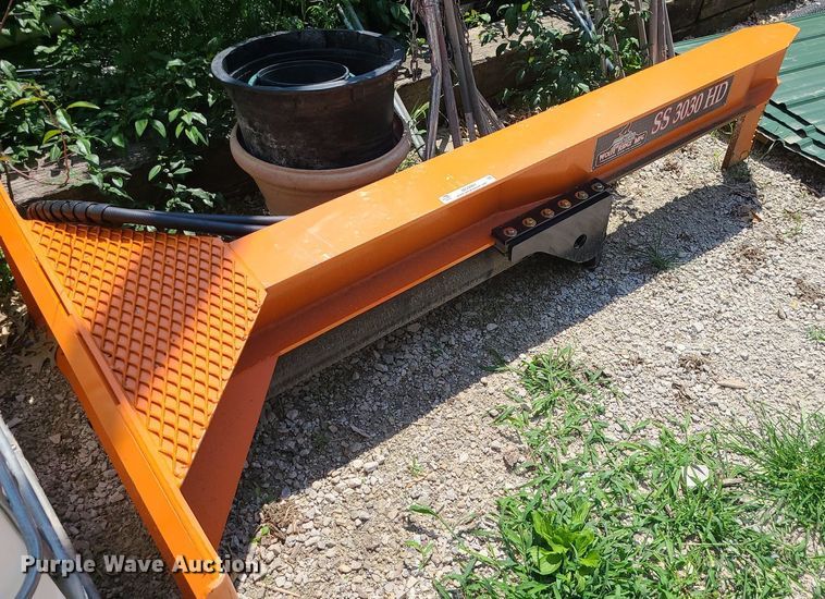 image for item MO9897 Wolfe Ridge Manufacturing  skid steer wood splitter