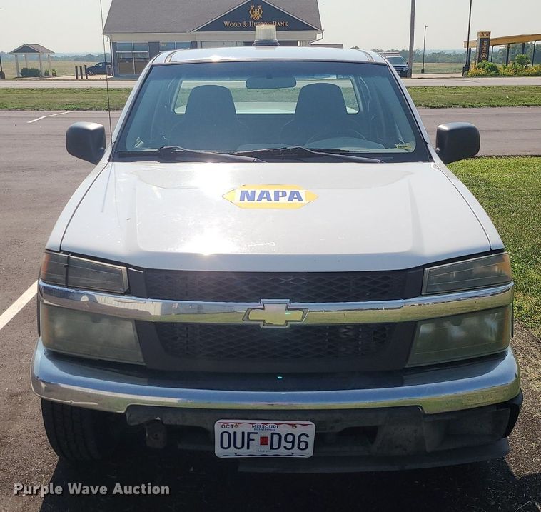 image for item MO9900 2008 Chevrolet Colorado  Ext. Cab pickup truck