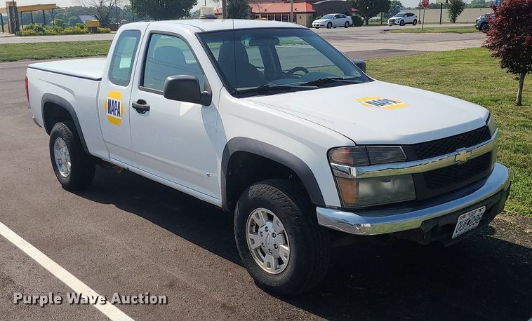 image for item MO9900 2008 Chevrolet Colorado  Ext. Cab pickup truck
