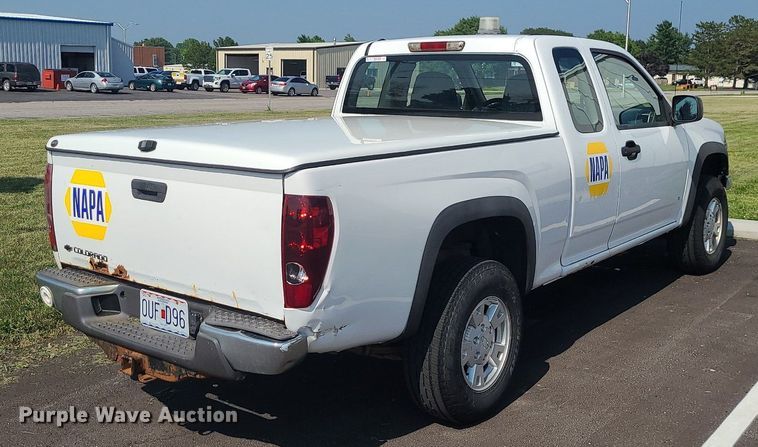 image for item MO9900 2008 Chevrolet Colorado  Ext. Cab pickup truck