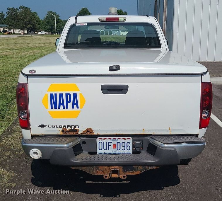 image for item MO9900 2008 Chevrolet Colorado  Ext. Cab pickup truck