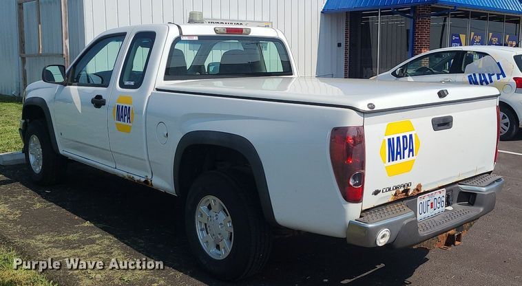 image for item MO9900 2008 Chevrolet Colorado  Ext. Cab pickup truck