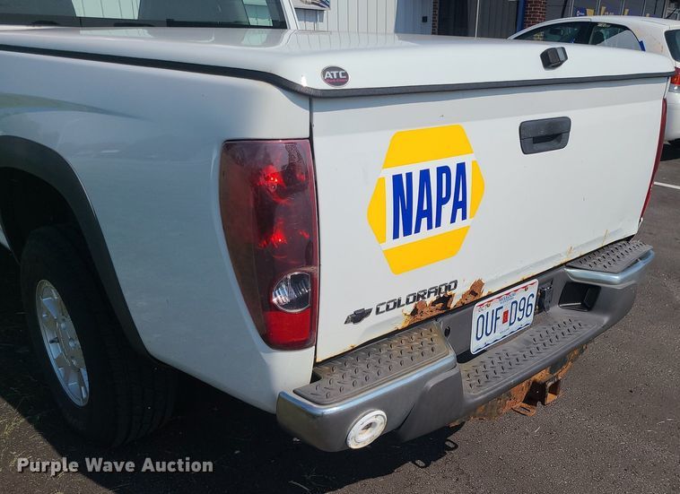 image for item MO9900 2008 Chevrolet Colorado  Ext. Cab pickup truck