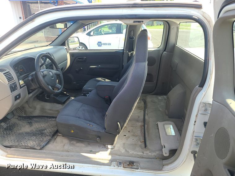 image for item MO9900 2008 Chevrolet Colorado  Ext. Cab pickup truck