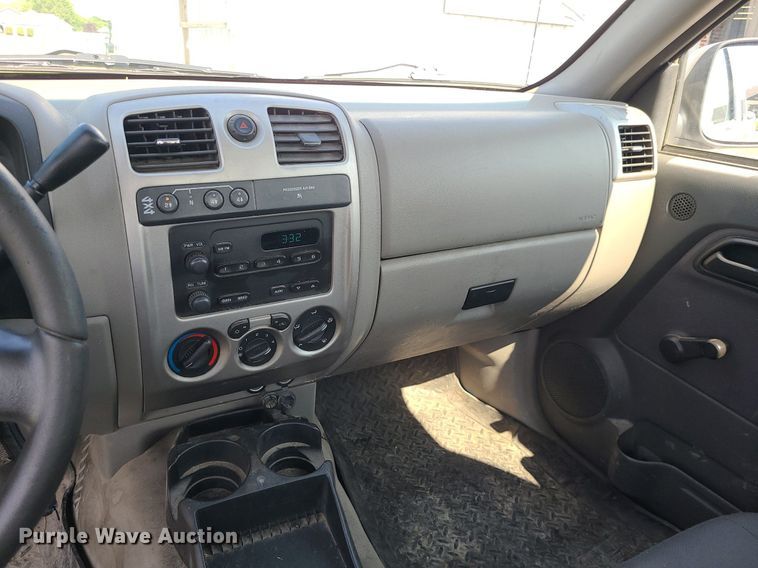 image for item MO9900 2008 Chevrolet Colorado  Ext. Cab pickup truck