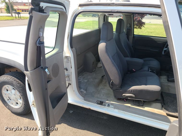 image for item MO9900 2008 Chevrolet Colorado  Ext. Cab pickup truck