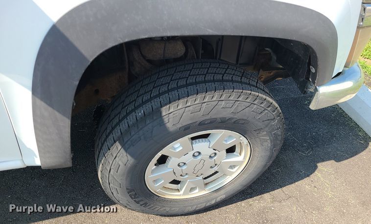 image for item MO9900 2008 Chevrolet Colorado  Ext. Cab pickup truck