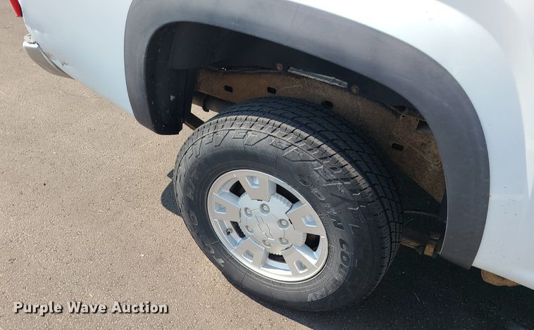 image for item MO9900 2008 Chevrolet Colorado  Ext. Cab pickup truck