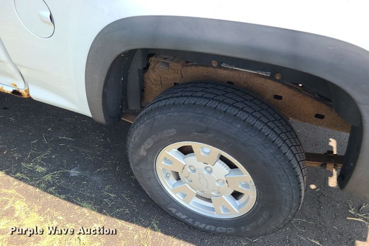 image for item MO9900 2008 Chevrolet Colorado  Ext. Cab pickup truck