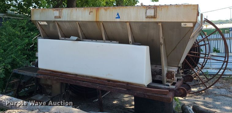 image for item MO9913 Warren  stainless steel spreader