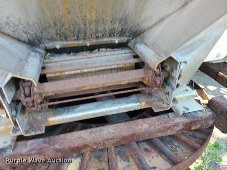 image for item MO9913 Warren  stainless steel spreader