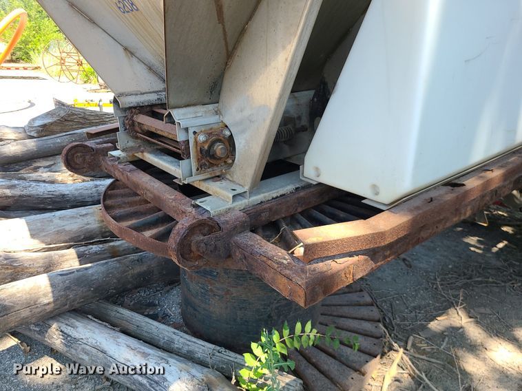 image for item MO9913 Warren  stainless steel spreader