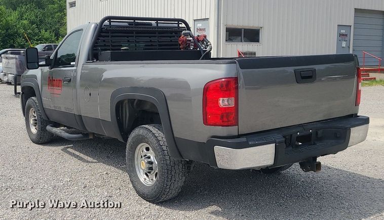 image for item MO9924 2007 Chevrolet Silverado 2500HD  pickup truck