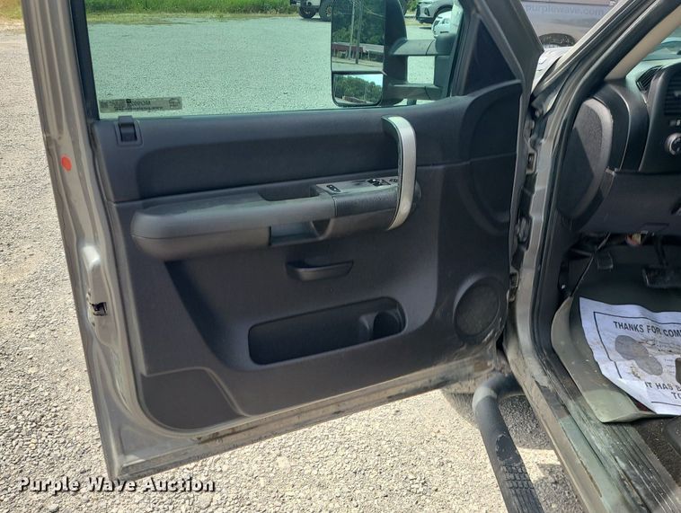 image for item MO9924 2007 Chevrolet Silverado 2500HD  pickup truck