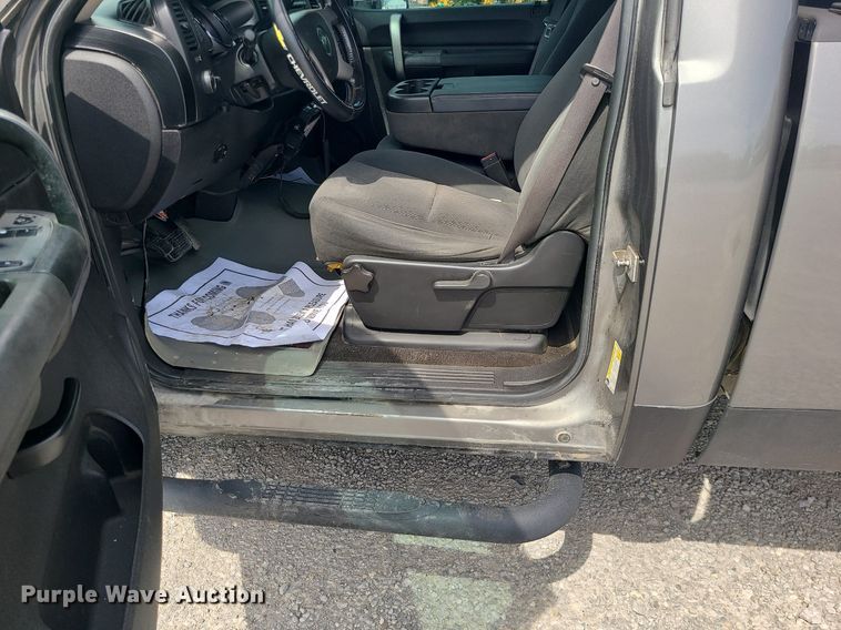 image for item MO9924 2007 Chevrolet Silverado 2500HD  pickup truck