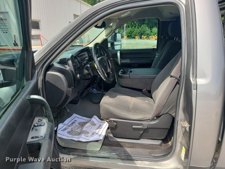 image for item MO9924 2007 Chevrolet Silverado 2500HD  pickup truck