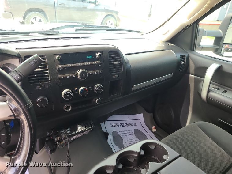 image for item MO9924 2007 Chevrolet Silverado 2500HD  pickup truck