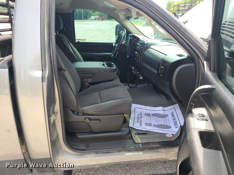 image for item MO9924 2007 Chevrolet Silverado 2500HD  pickup truck