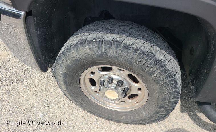 image for item MO9924 2007 Chevrolet Silverado 2500HD  pickup truck