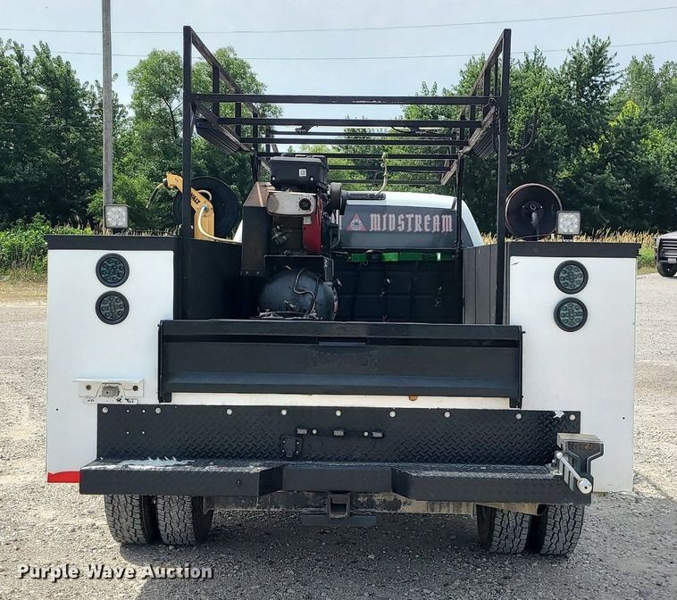 image for item MO9925 2001 Chevrolet Silverado 3500  Crew Cab utility bed pickup truck