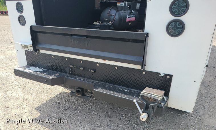 image for item MO9925 2001 Chevrolet Silverado 3500  Crew Cab utility bed pickup truck