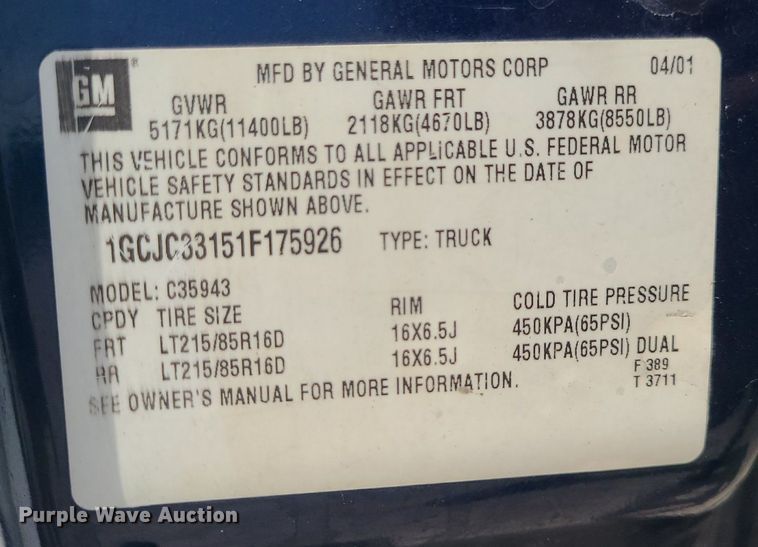 image for item MO9925 2001 Chevrolet Silverado 3500  Crew Cab utility bed pickup truck