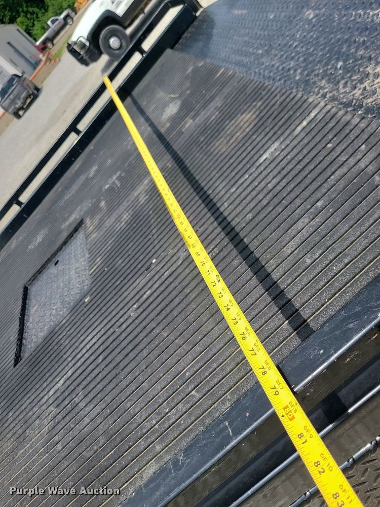 image for item MO9933 2010 Chevrolet Silverado 3500HD  flatbed pickup truck