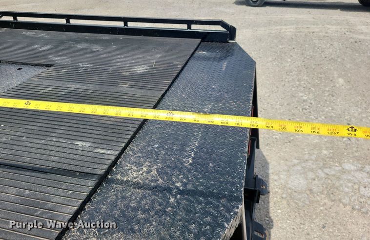 image for item MO9933 2010 Chevrolet Silverado 3500HD  flatbed pickup truck