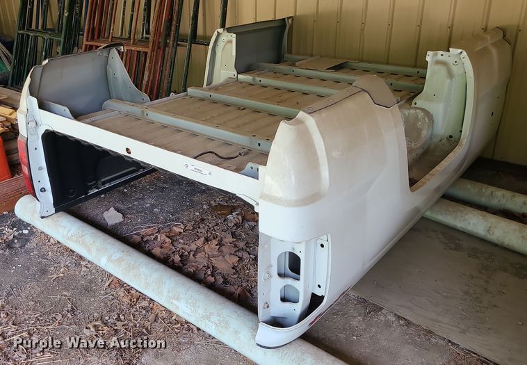 image for item MO9935 Chevrolet  pickup truck bed