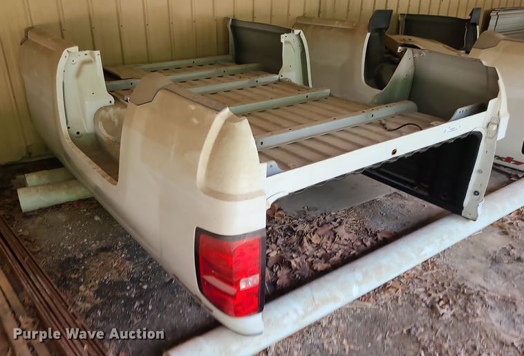 image for item MO9935 Chevrolet  pickup truck bed