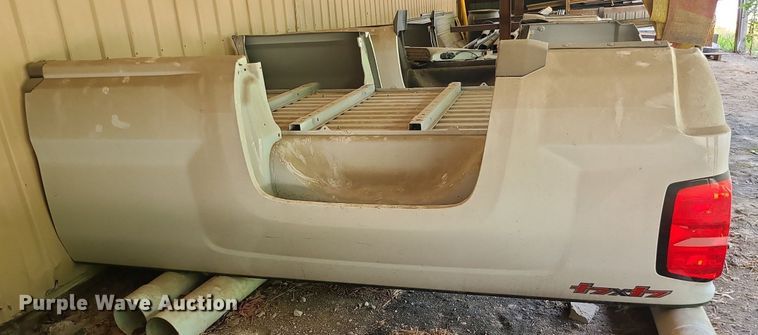 image for item MO9935 Chevrolet  pickup truck bed