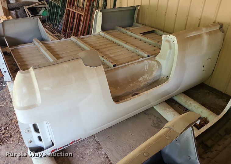 image for item MO9935 Chevrolet  pickup truck bed