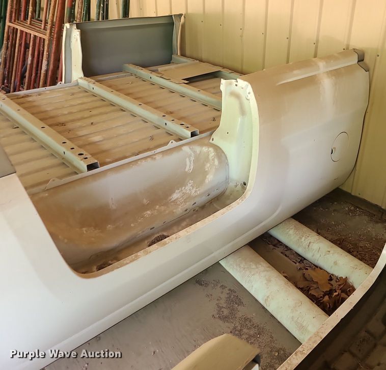 image for item MO9935 Chevrolet  pickup truck bed