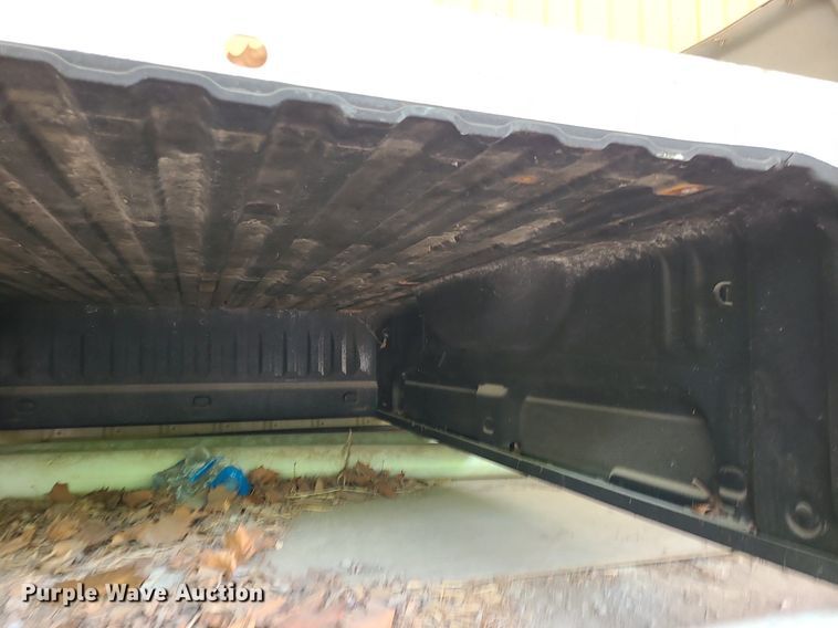 image for item MO9935 Chevrolet  pickup truck bed