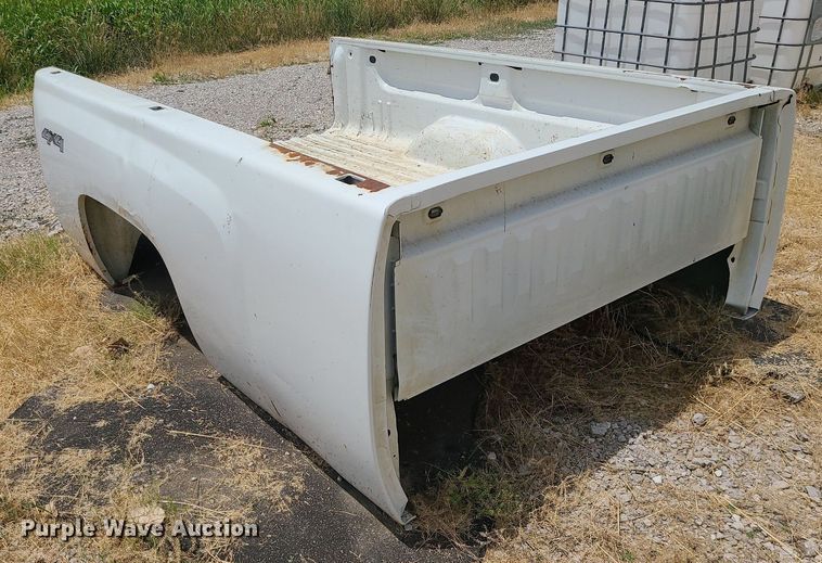 image for item MO9936 Chevrolet  pickup truck bed