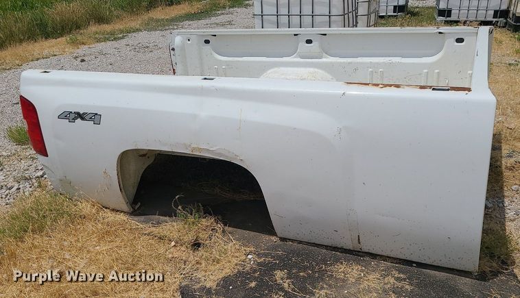 image for item MO9936 Chevrolet  pickup truck bed