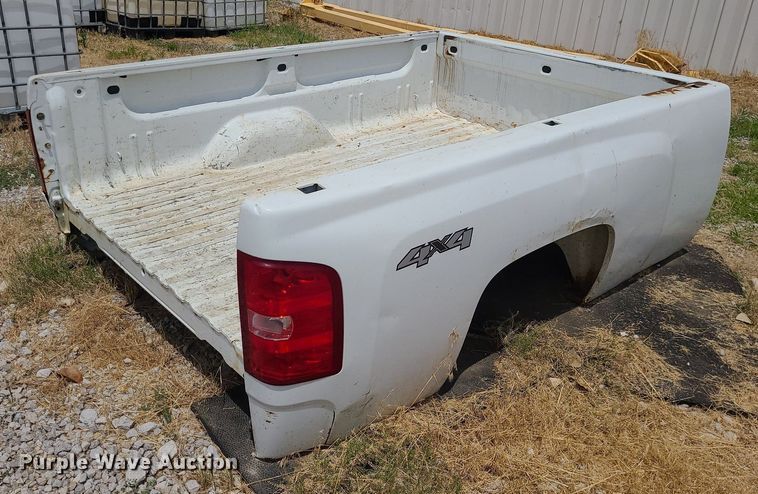 image for item MO9936 Chevrolet  pickup truck bed