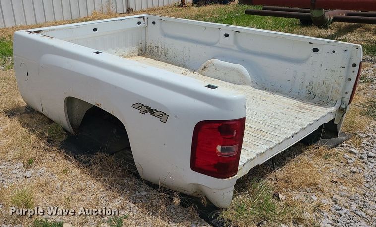 image for item MO9936 Chevrolet  pickup truck bed