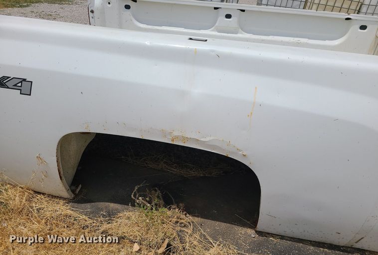 image for item MO9936 Chevrolet  pickup truck bed