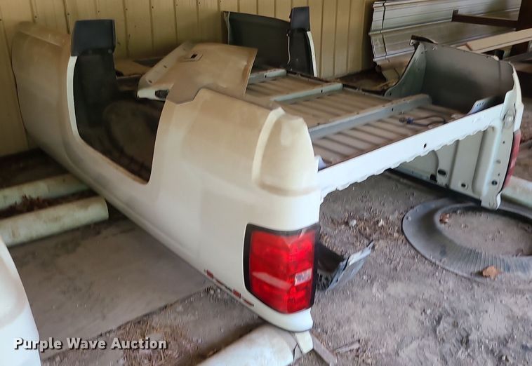 image for item MO9938 Chevrolet  pickup truck bed