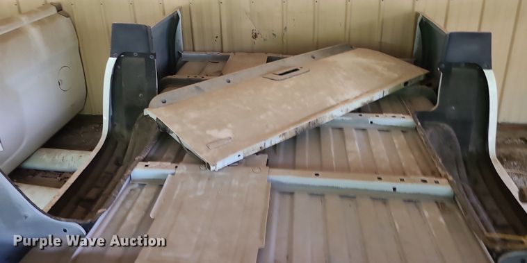 image for item MO9938 Chevrolet  pickup truck bed