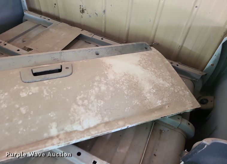 image for item MO9938 Chevrolet  pickup truck bed