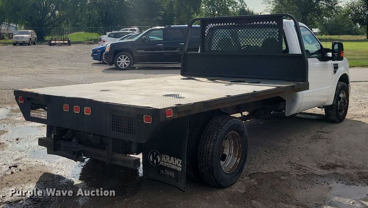 image for item MO9951 2008 Ford F350 Super Duty  flatbed pickup truck