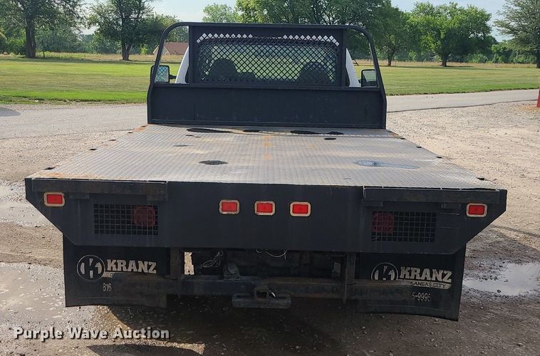 image for item MO9951 2008 Ford F350 Super Duty  flatbed pickup truck