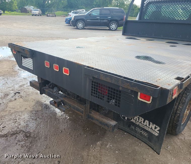 image for item MO9951 2008 Ford F350 Super Duty  flatbed pickup truck