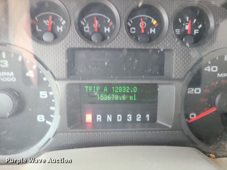 image for item MO9951 2008 Ford F350 Super Duty  flatbed pickup truck