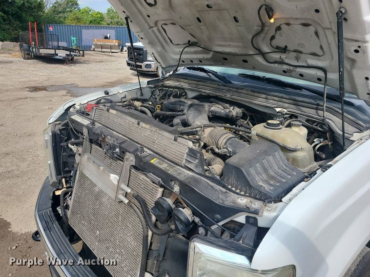 image for item MO9951 2008 Ford F350 Super Duty  flatbed pickup truck