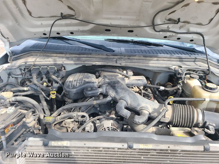 image for item MO9951 2008 Ford F350 Super Duty  flatbed pickup truck