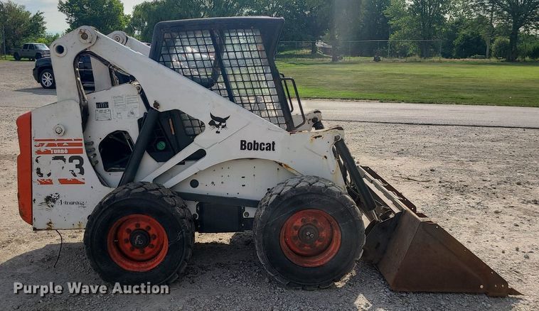 image for item MO9952 2000 Bobcat 873  skid steer loader