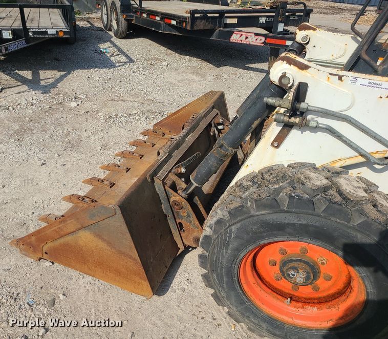 image for item MO9952 2000 Bobcat 873  skid steer loader